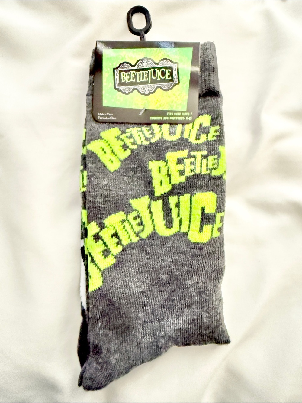 Men's BeetleJuice Gray & Neon Green Crew Socks